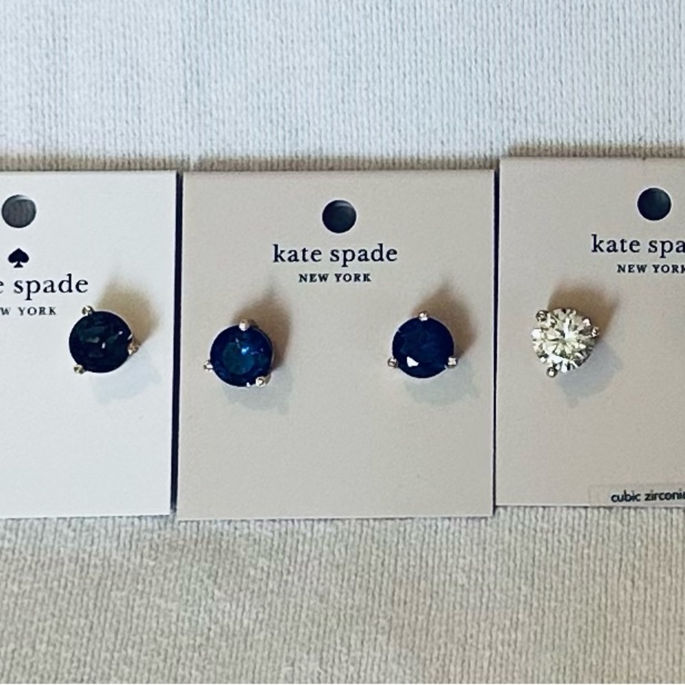 🛑SOLD🛑 
Kate Spade Navy Blue Studs